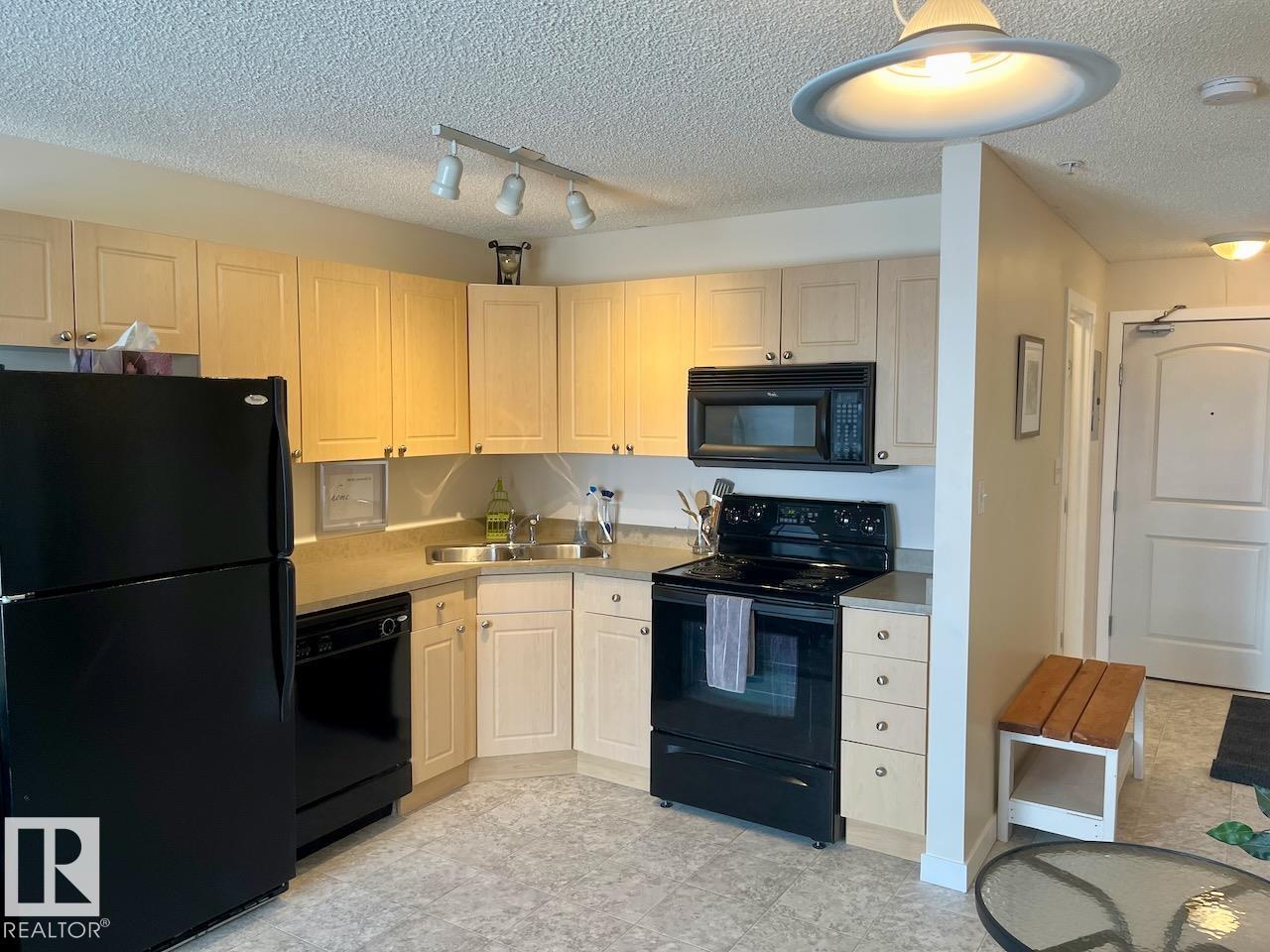 #324 70 WOODSMERE CL