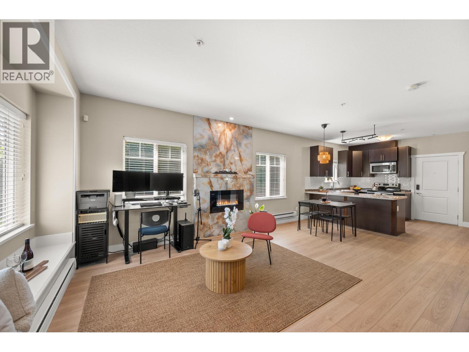 111 368 ELLESMERE AVENUE|Burnaby, British Columbia V5B3S9