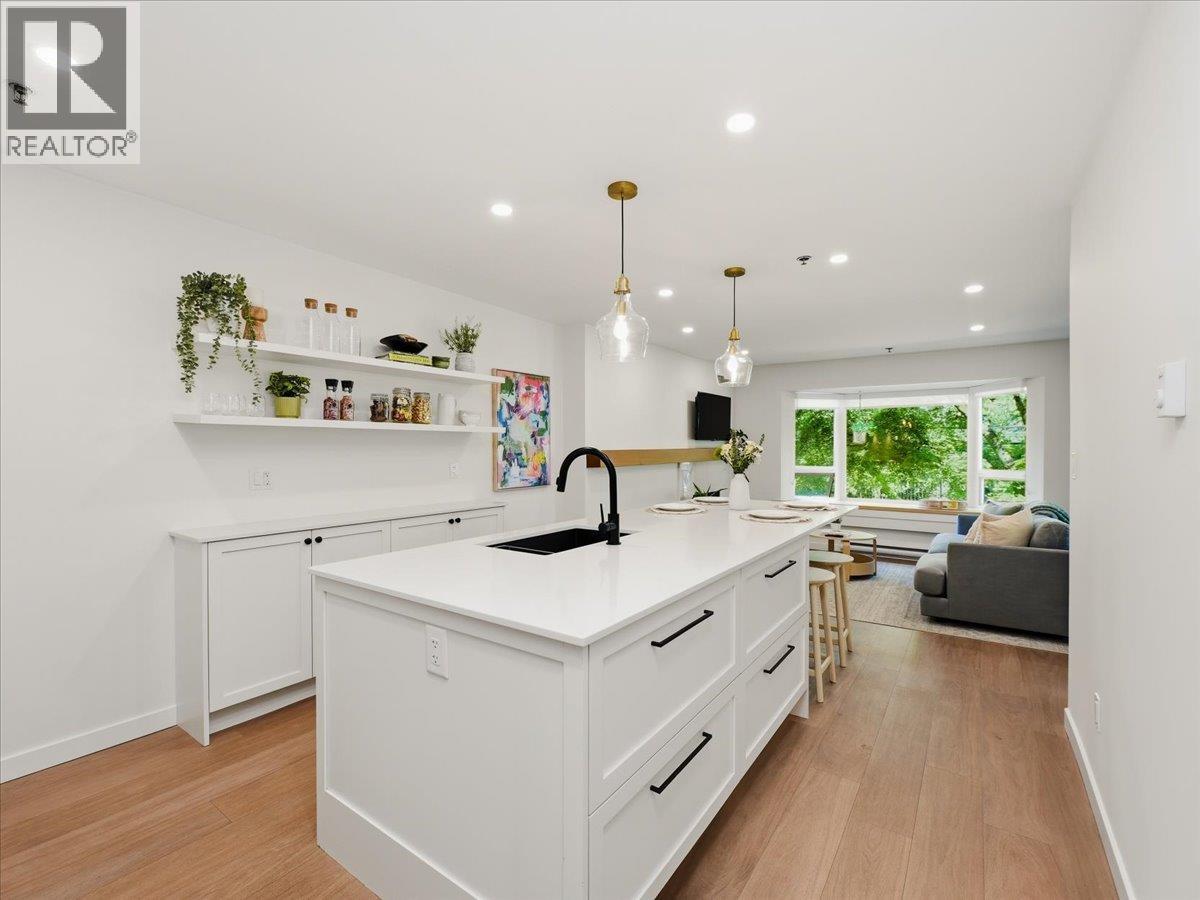 207 1925 W 2ND AVENUE|Vancouver, British Columbia V6J1J2