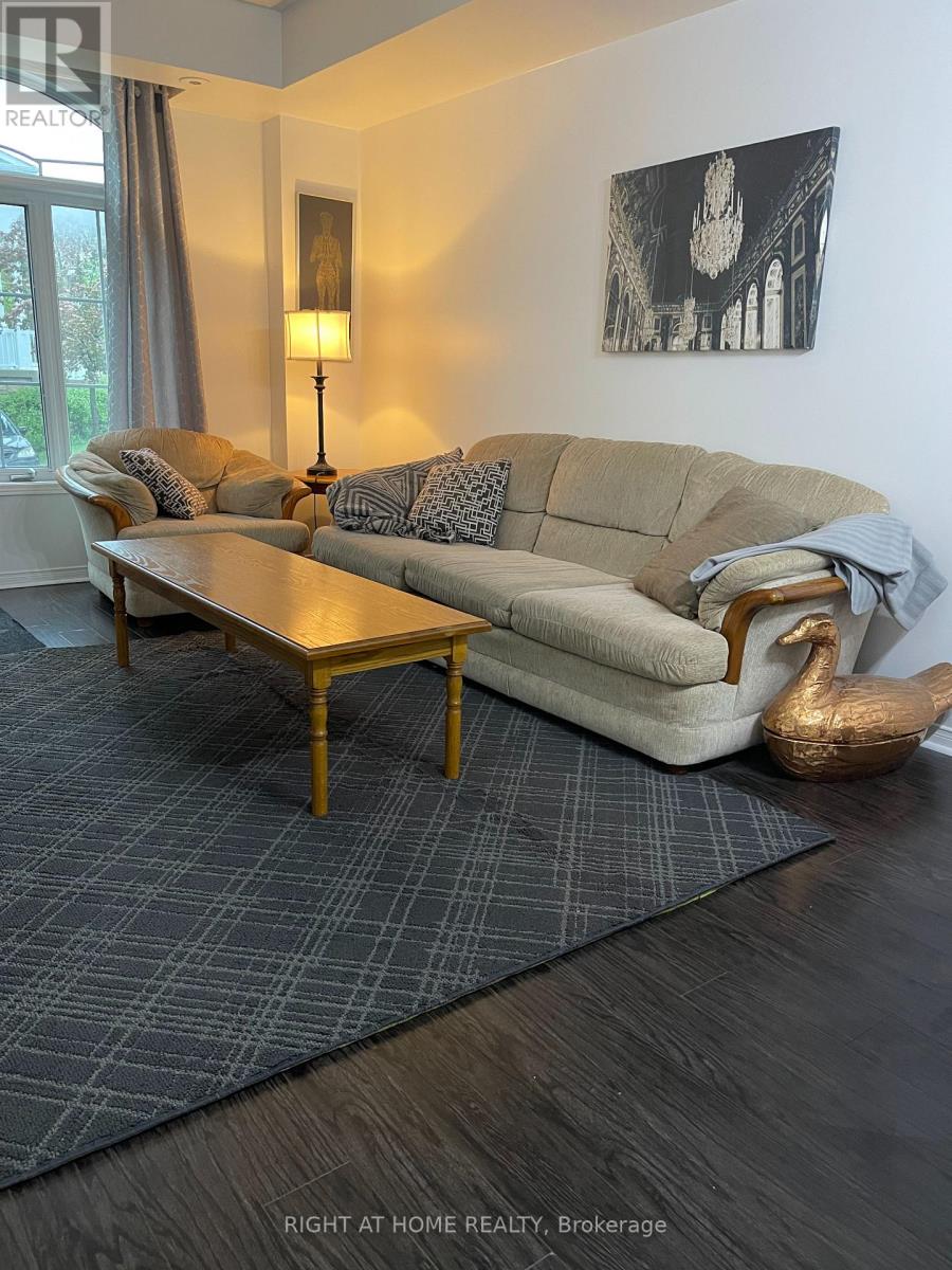Row / Townhouse for Sale in 122 - 601 SHORELINE DRIVE|Mississauga (Cooksville), Ontario L5B4J9 3