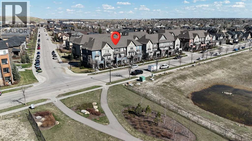 Row / Townhouse for Sale in 424 Quarry Way SE|Calgary, Alberta T2C5N4