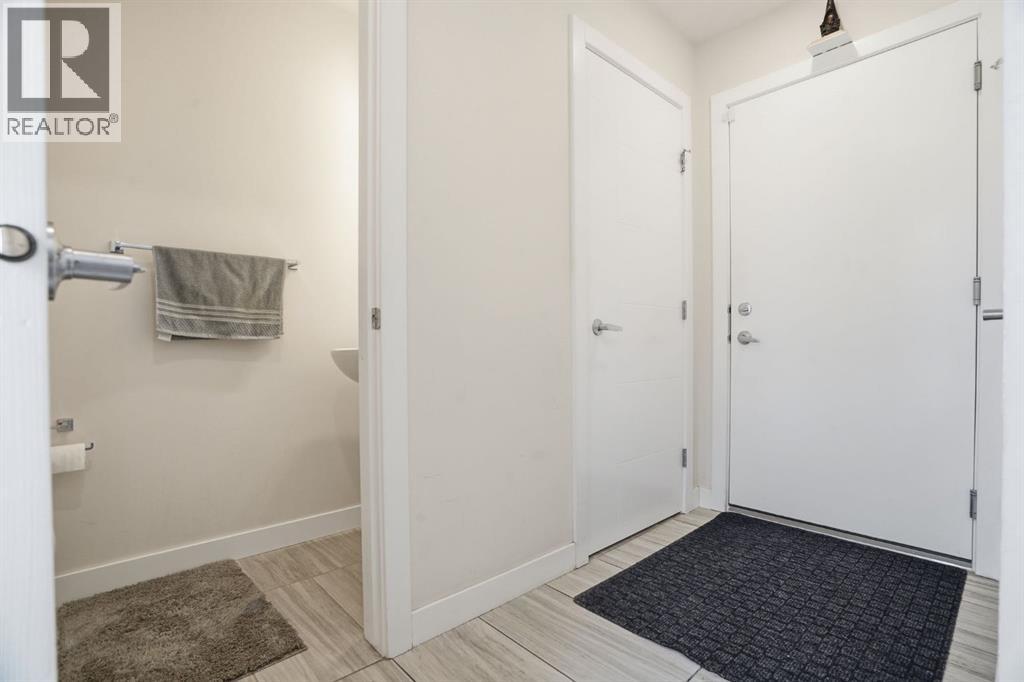 Row / Townhouse for Sale in 595 Evanston Link NW|Calgary, Alberta T3P1S2 4