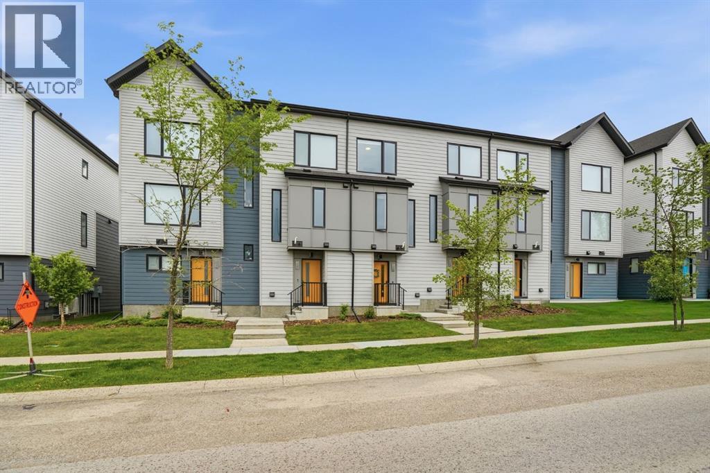 Row / Townhouse for Sale in 595 Evanston Link NW|Calgary, Alberta T3P1S2