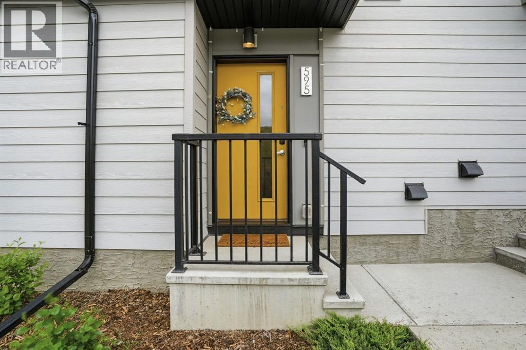 Row / Townhouse for Sale in 595 Evanston Link NW|Calgary, Alberta T3P1S2 2