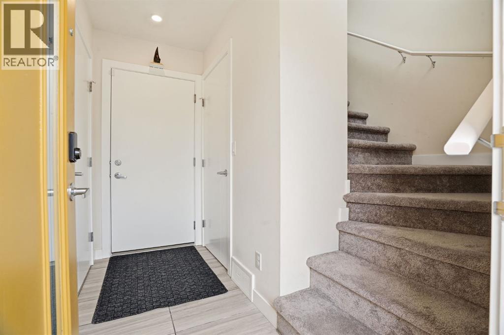 Row / Townhouse for Sale in 595 Evanston Link NW|Calgary, Alberta T3P1S2 3
