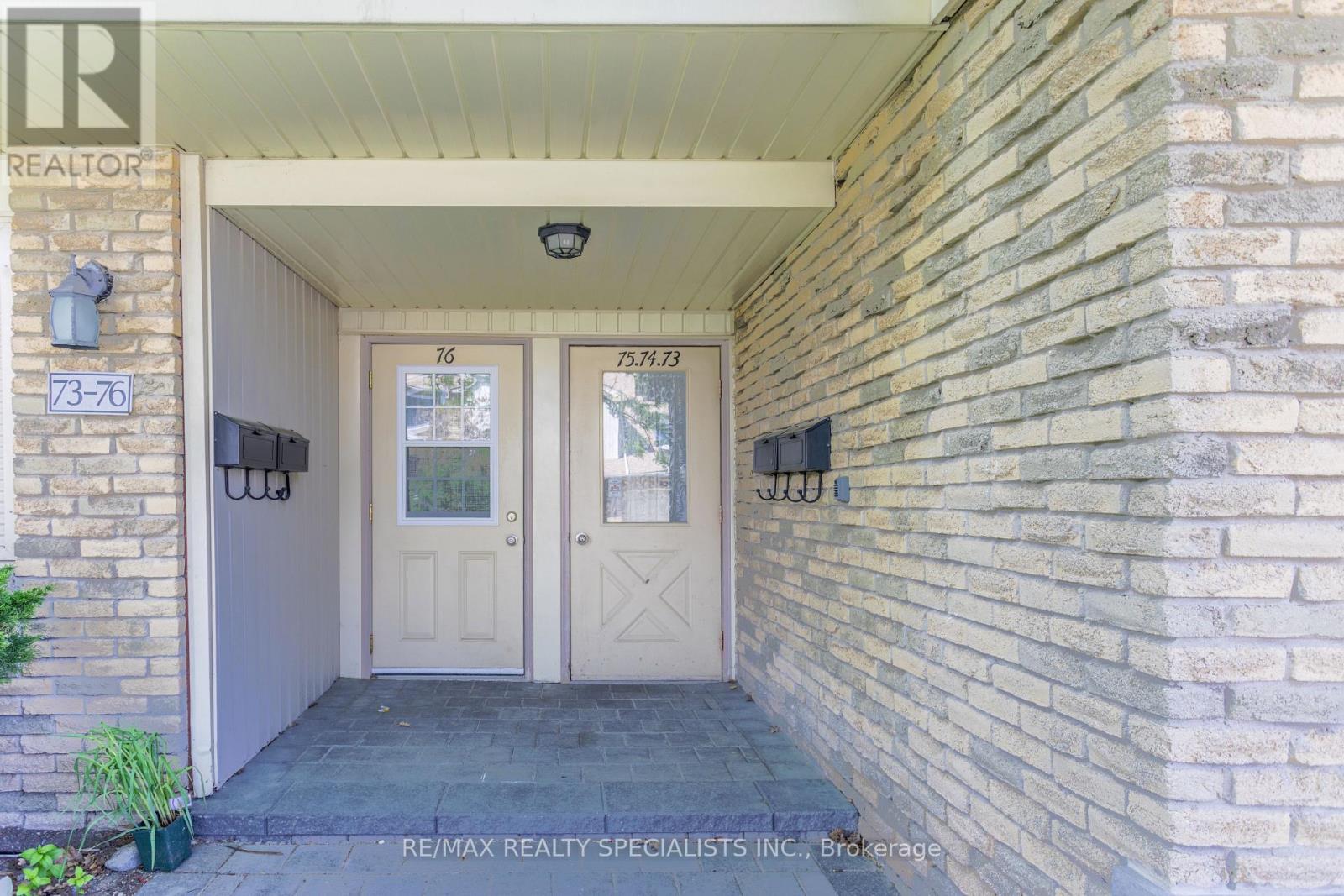 Row / Townhouse for Sale in 75 - 6797 FORMENTERA AVENUE|Mississauga (Meadowvale), Ontario L5N2L6 3