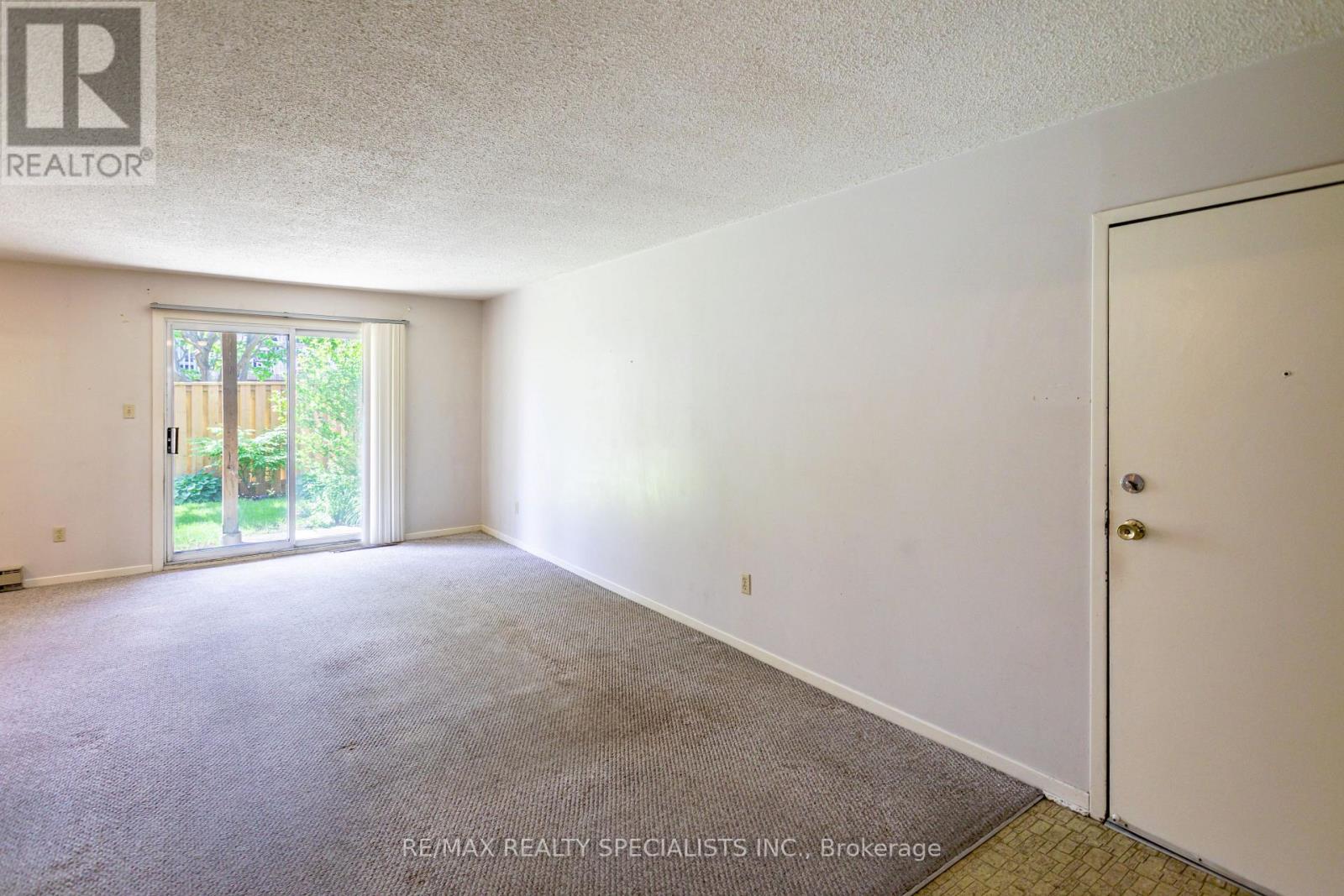 Row / Townhouse for Sale in 75 - 6797 FORMENTERA AVENUE|Mississauga (Meadowvale), Ontario L5N2L6 4