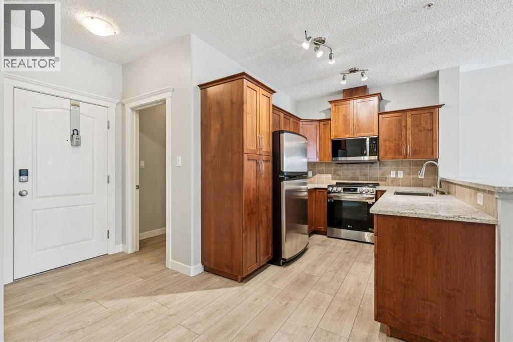 Apartment for Sale in 341, 20 Discovery Ridge Close SW|Calgary, Alberta T3H5X4 4