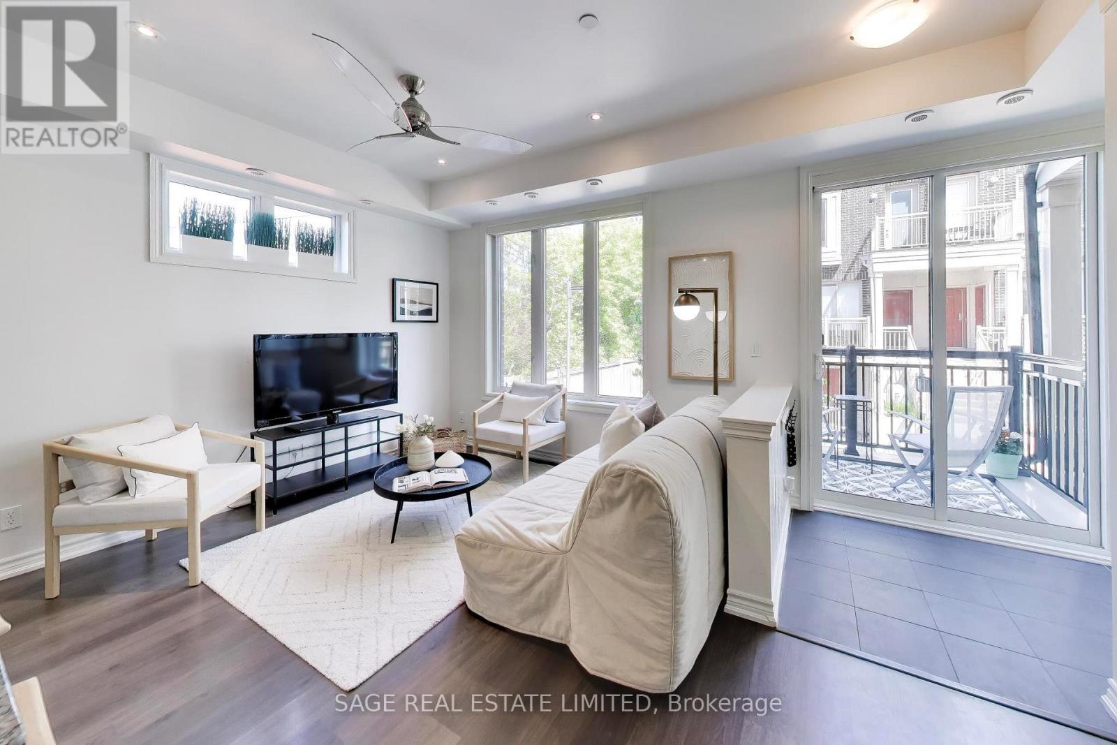 Row / Townhouse for Sale in 2 - 130 LONG BRANCH AVENUE|Toronto (Long Branch), Ontario M8W0B2 3
