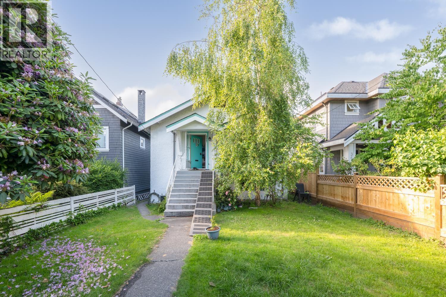 3627 W 7TH AVENUE|Vancouver, British Columbia V6R1W5