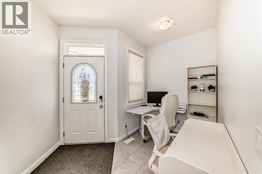 Row / Townhouse for Sale in 124 Royal Manor NW|Calgary, Alberta T3G5T6 3