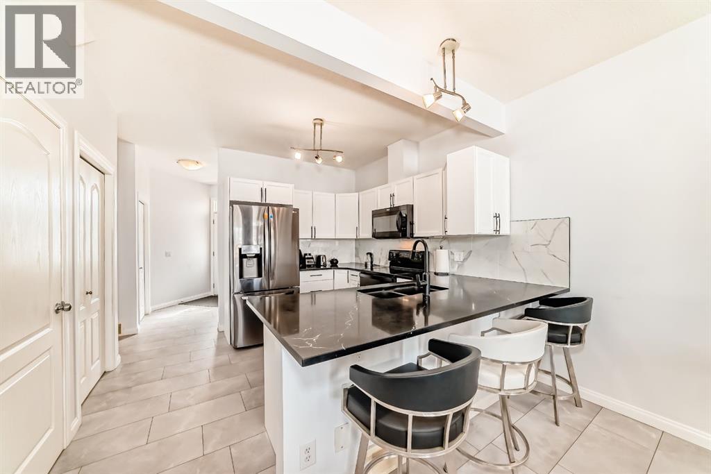 Row / Townhouse for Sale in 124 Royal Manor NW|Calgary, Alberta T3G5T6 5