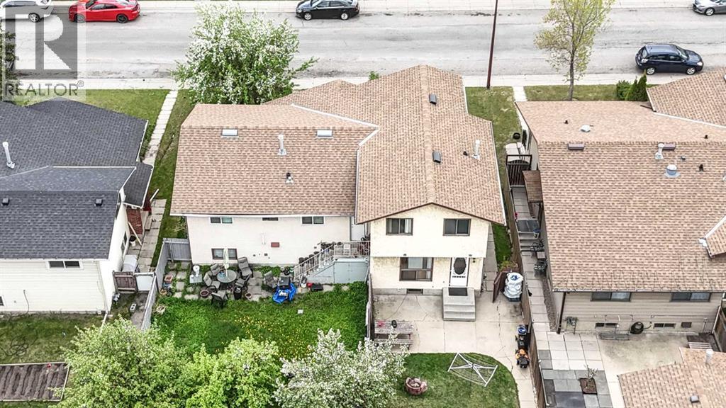 Duplex for Sale in 5502 Temple Road NE|Calgary, Alberta T1Y3B2 4