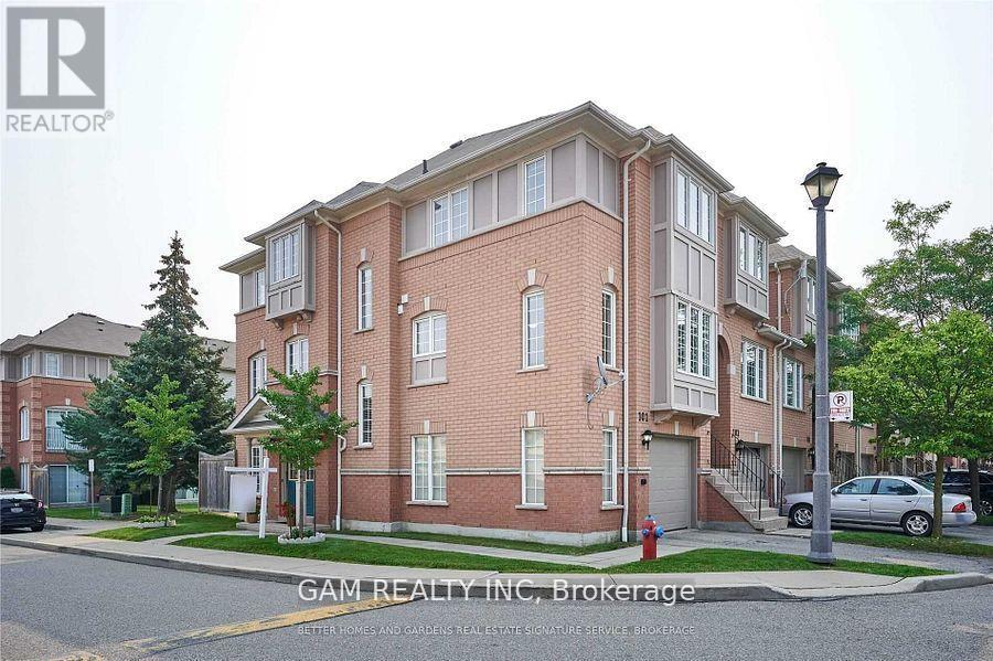 Row / Townhouse for Sale in 101 - 5030 HEATHERLEIGH AVENUE|Mississauga (East Credit), Ontario L5V2G7