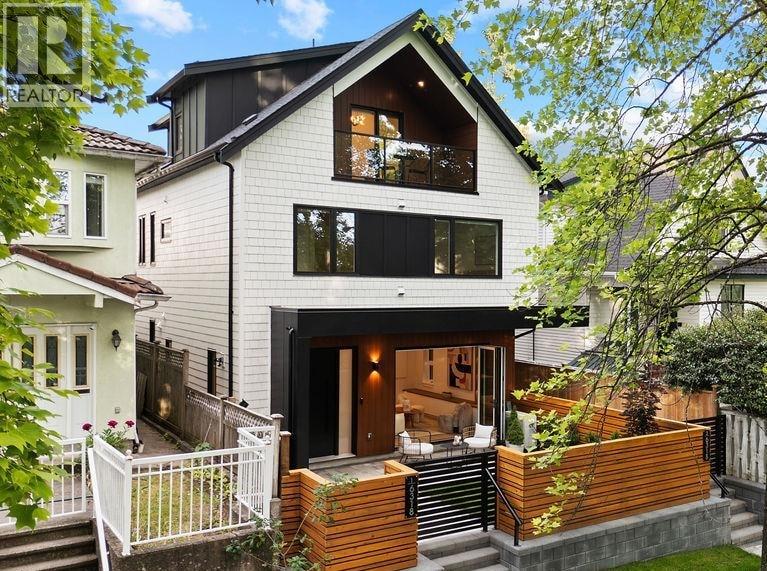 1 6318 SOPHIA STREET|Vancouver, British Columbia V5W2W6