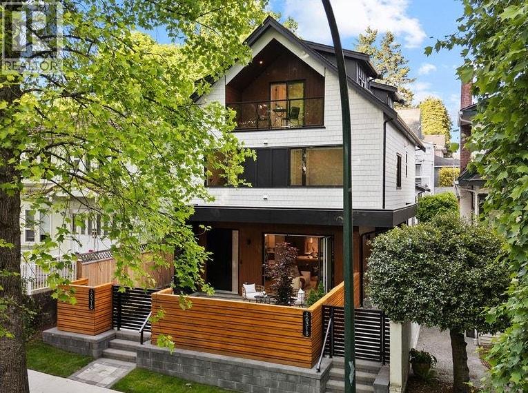 2 6318 SOPHIA STREET|Vancouver, British Columbia V5W2W6