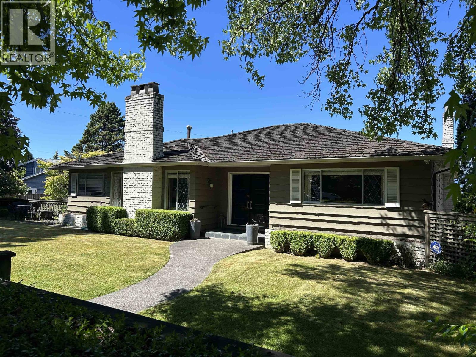2291 W 32ND AVENUE|Vancouver, British Columbia V6L2B1