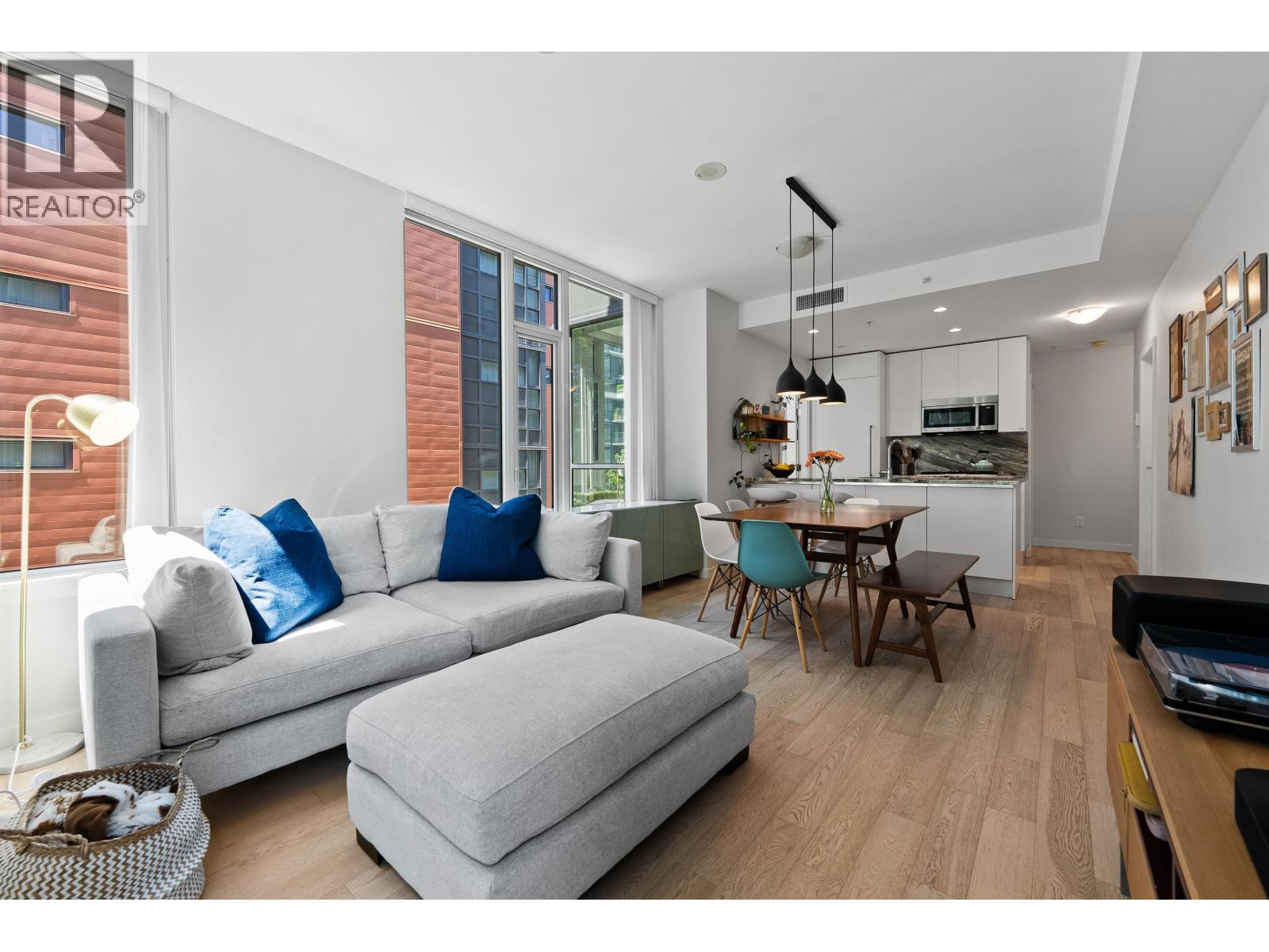 308 2565 MAPLE STREET|Vancouver, British Columbia V7J0C8