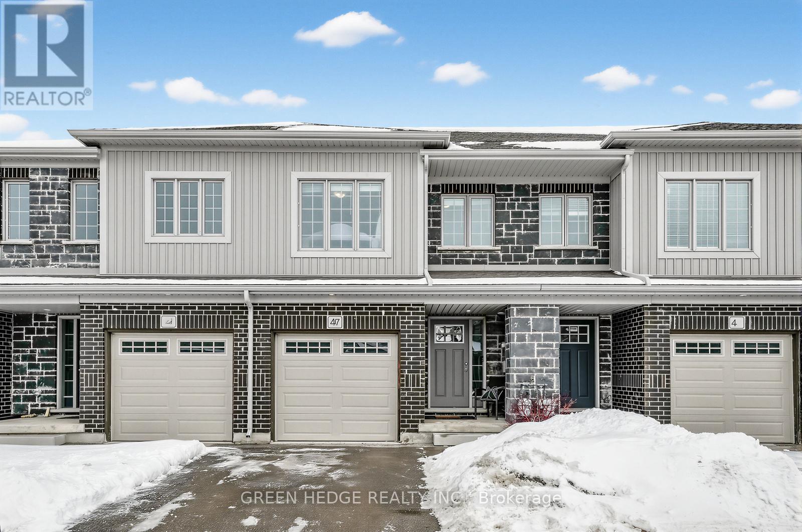 For sale: 47 - 135 HARDCASTLE DRIVE, Cambridge, Ontario N1S0B6