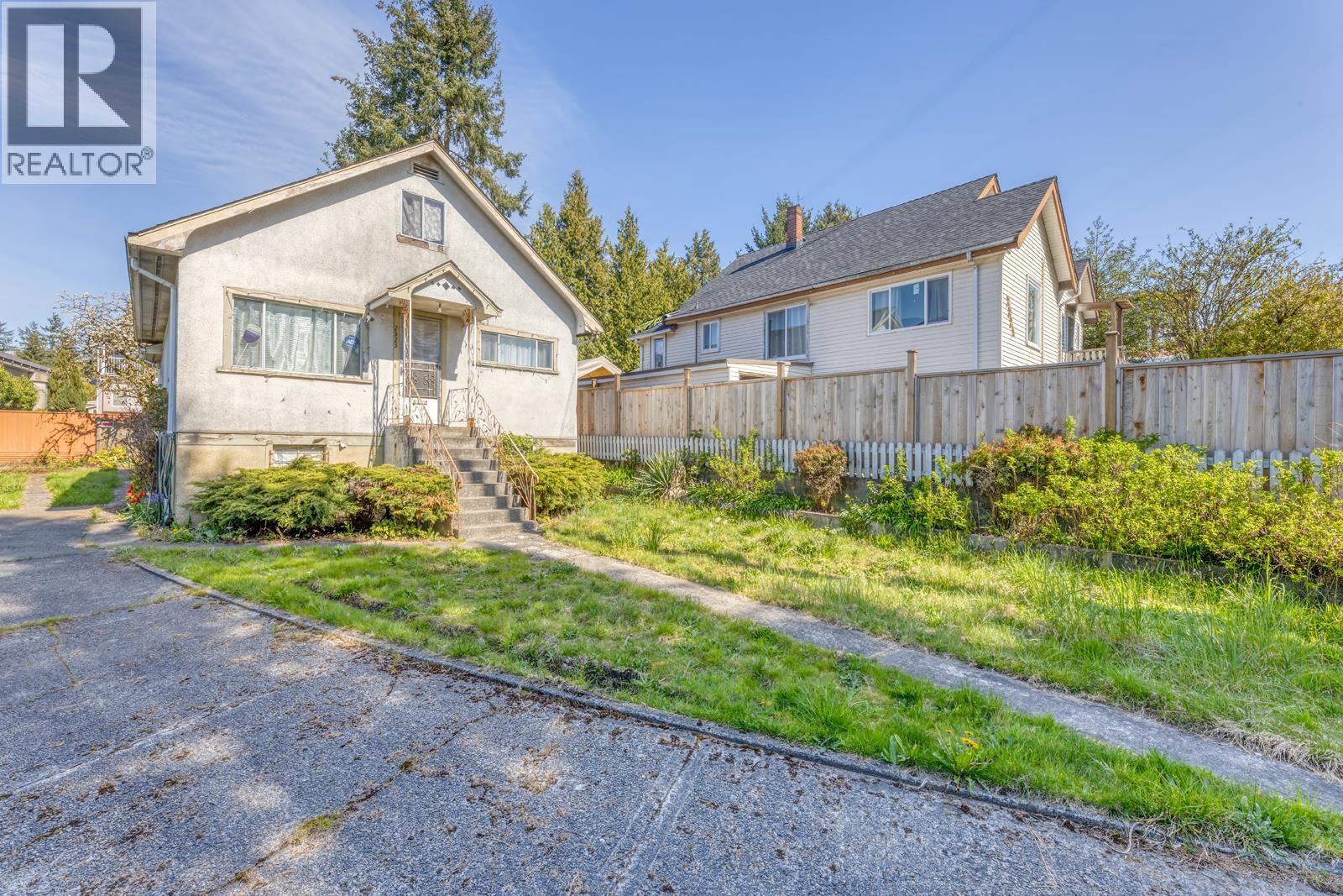 2323 DUBLIN STREET|New Westminster, British Columbia V3M3B3