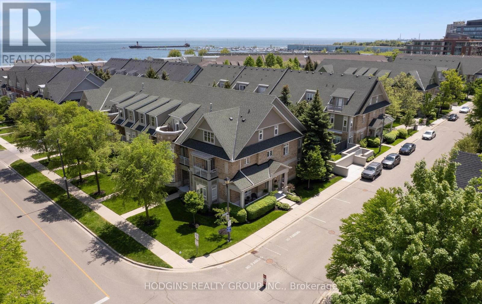 Row / Townhouse for Sale in 42 - 136 ST LAWRENCE DRIVE|Mississauga (Port Credit), Ontario L5G4V1