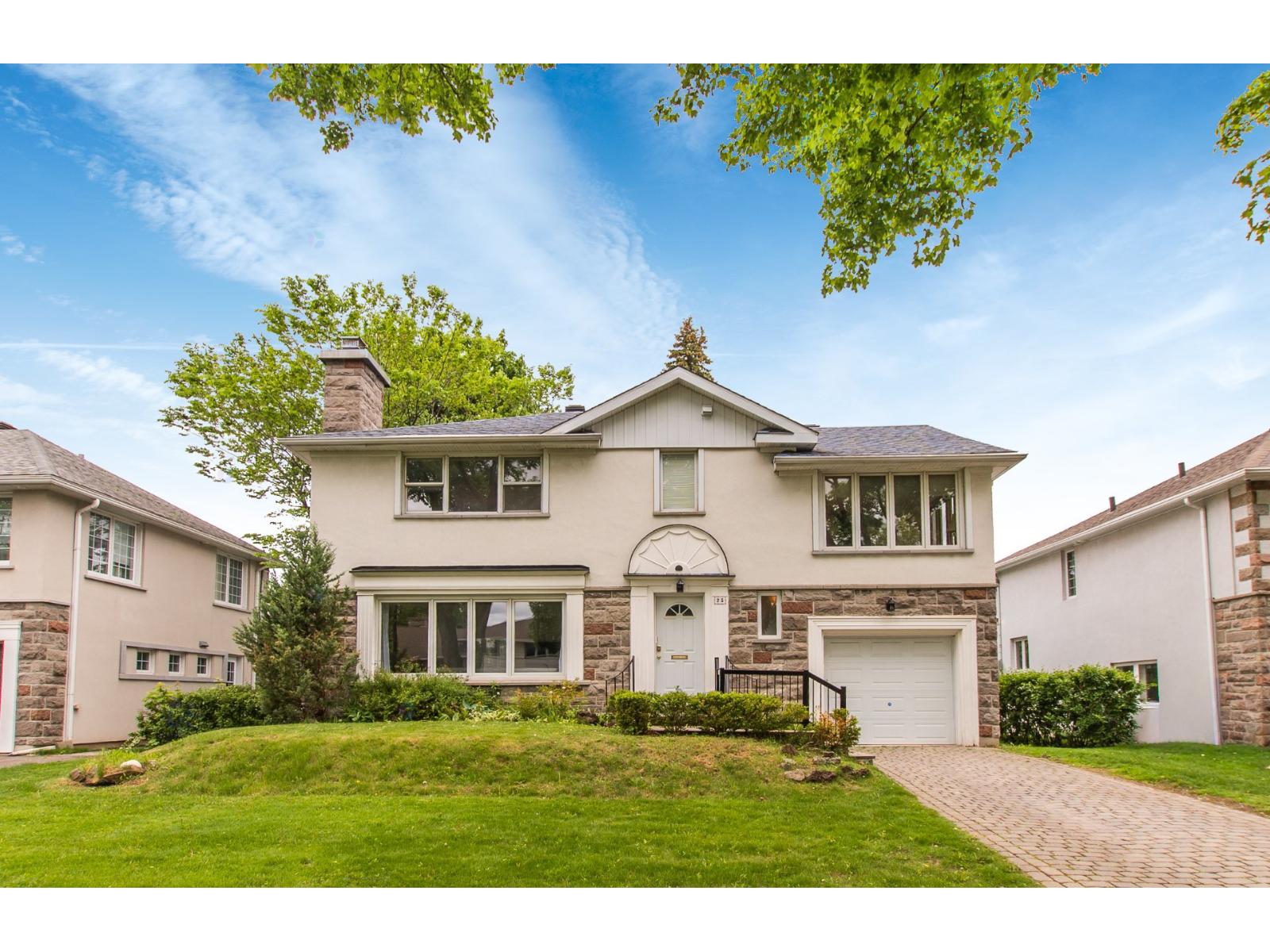 25 Av. Franklin, Mont-Royal, Quebec H3P1B8