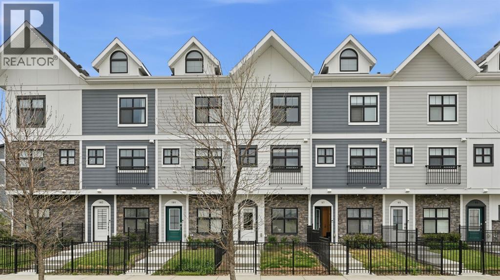 Row / Townhouse for Sale in 99 Les Jardins Park SE|Calgary, Alberta T2C5V3 2