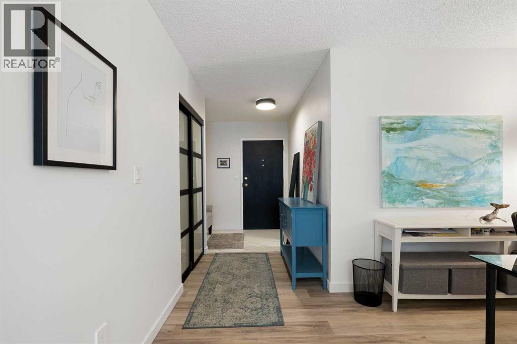 Apartment for Sale in 202, 220 26 Avenue SW|Calgary, Alberta T2S0M4 2