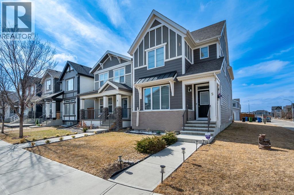 House for Sale in 5 Masters Street SE|Calgary, Alberta T3M2R5 2