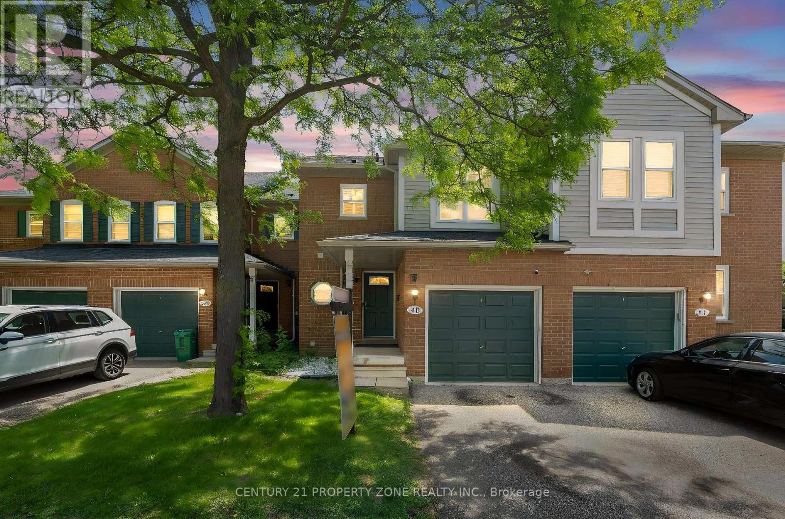 Row / Townhouse for Sale in 40 - 5659 GLEN ERIN DRIVE|Mississauga (Central Erin Mills), Ontario L5M5P2