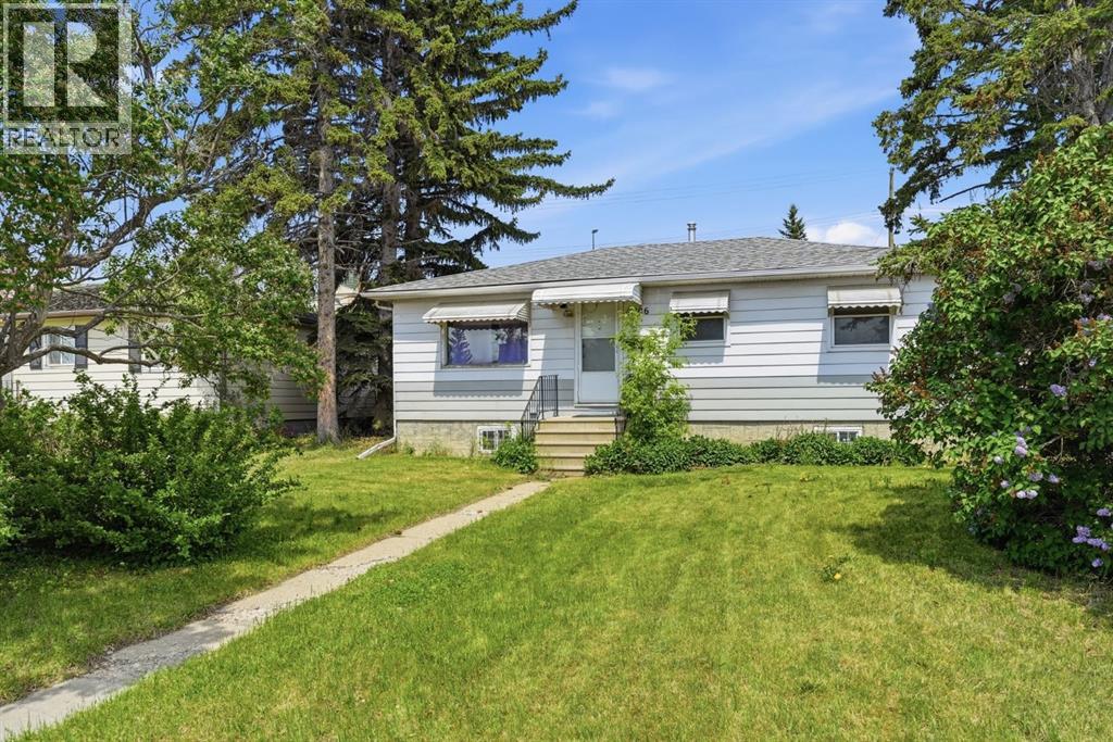 House for Sale in 2806 9 Avenue SE|Calgary, Alberta T2A0B9 2