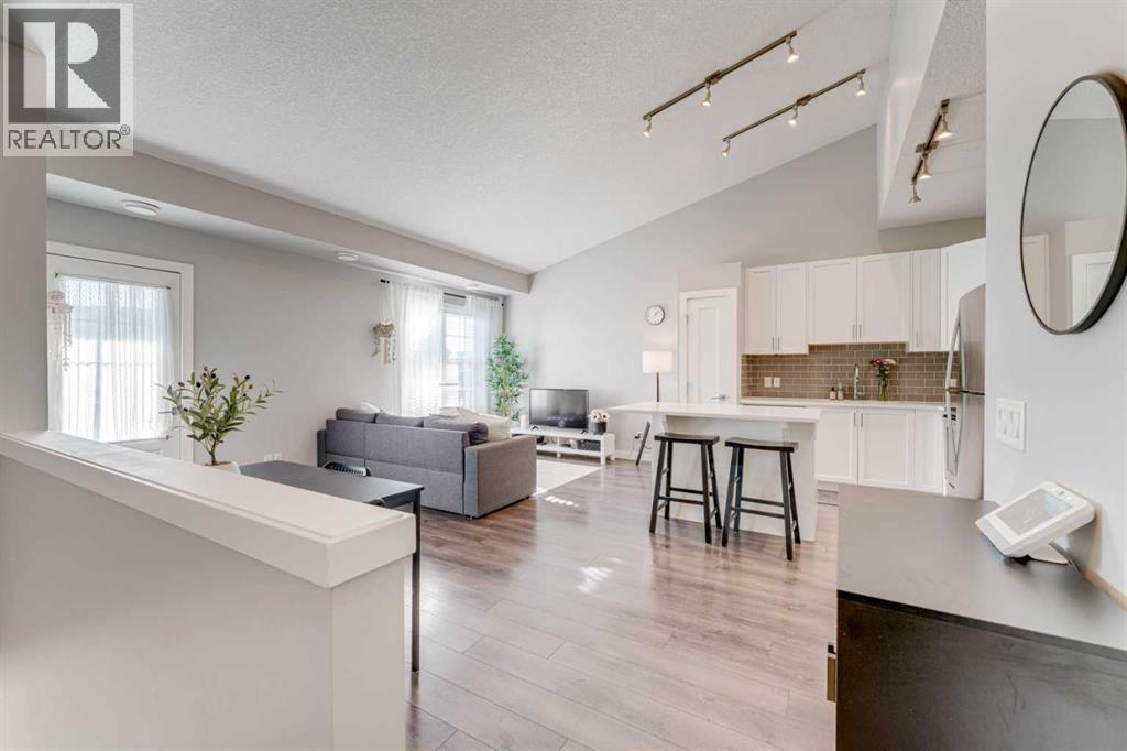 Row / Townhouse for Sale in 165 Evanscrest Gardens NW|Calgary, Alberta T3P0S1 3
