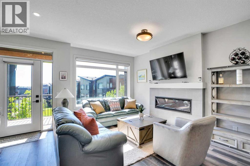 Row / Townhouse for Sale in 19 Royal Elm Green NW|Calgary, Alberta T3G0G8 2