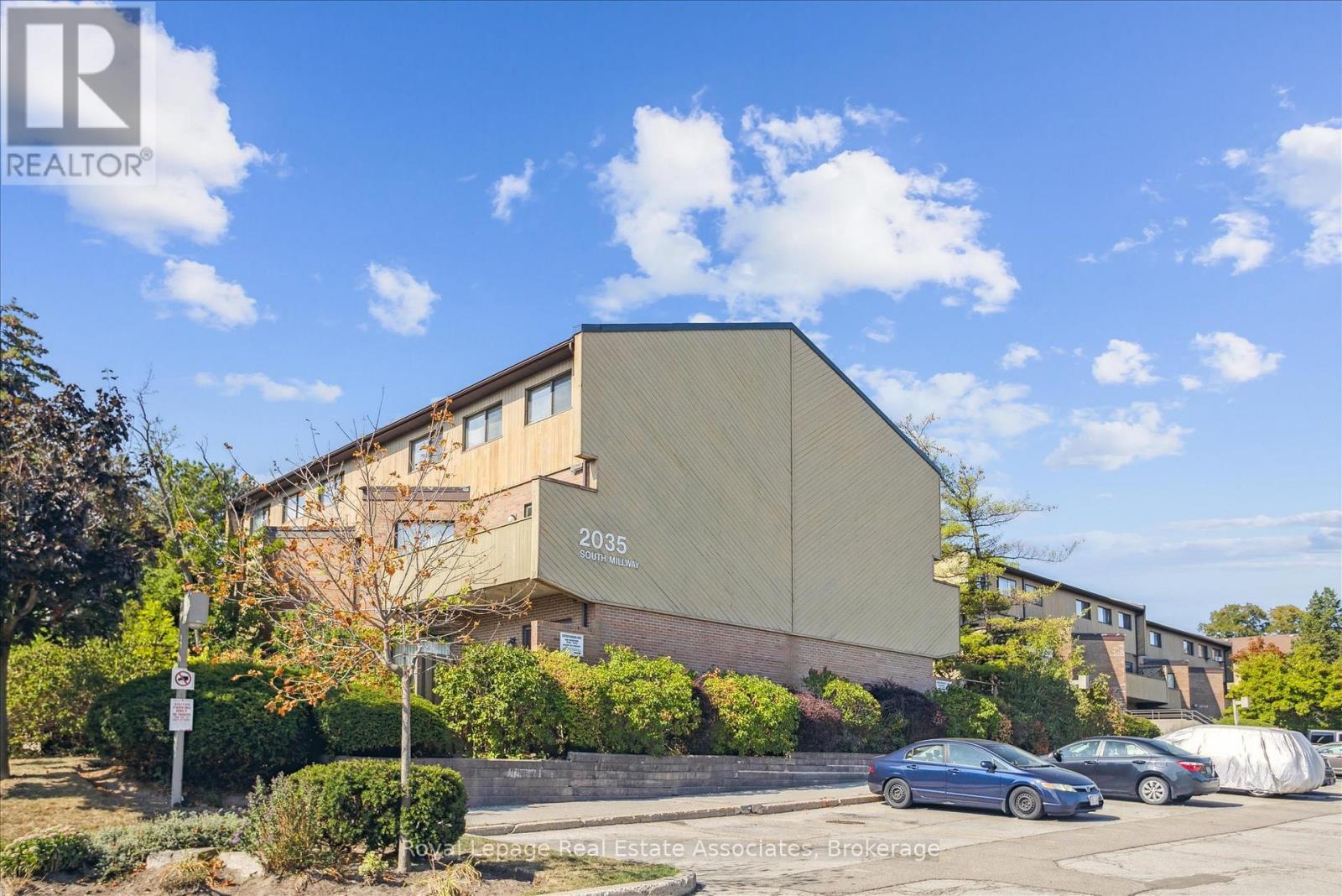 Row / Townhouse for Sale in 53 - 2035 SOUTH MILLWAY|Mississauga (Erin Mills), Ontario L5L1R7