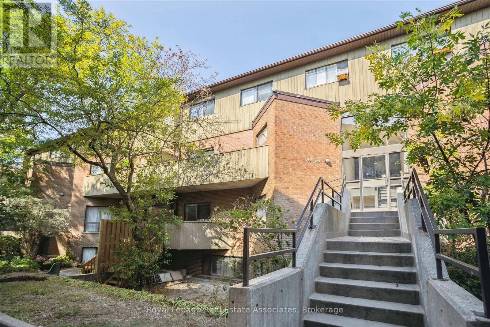 Row / Townhouse for Sale in 53 - 2035 SOUTH MILLWAY|Mississauga (Erin Mills), Ontario L5L1R7 2