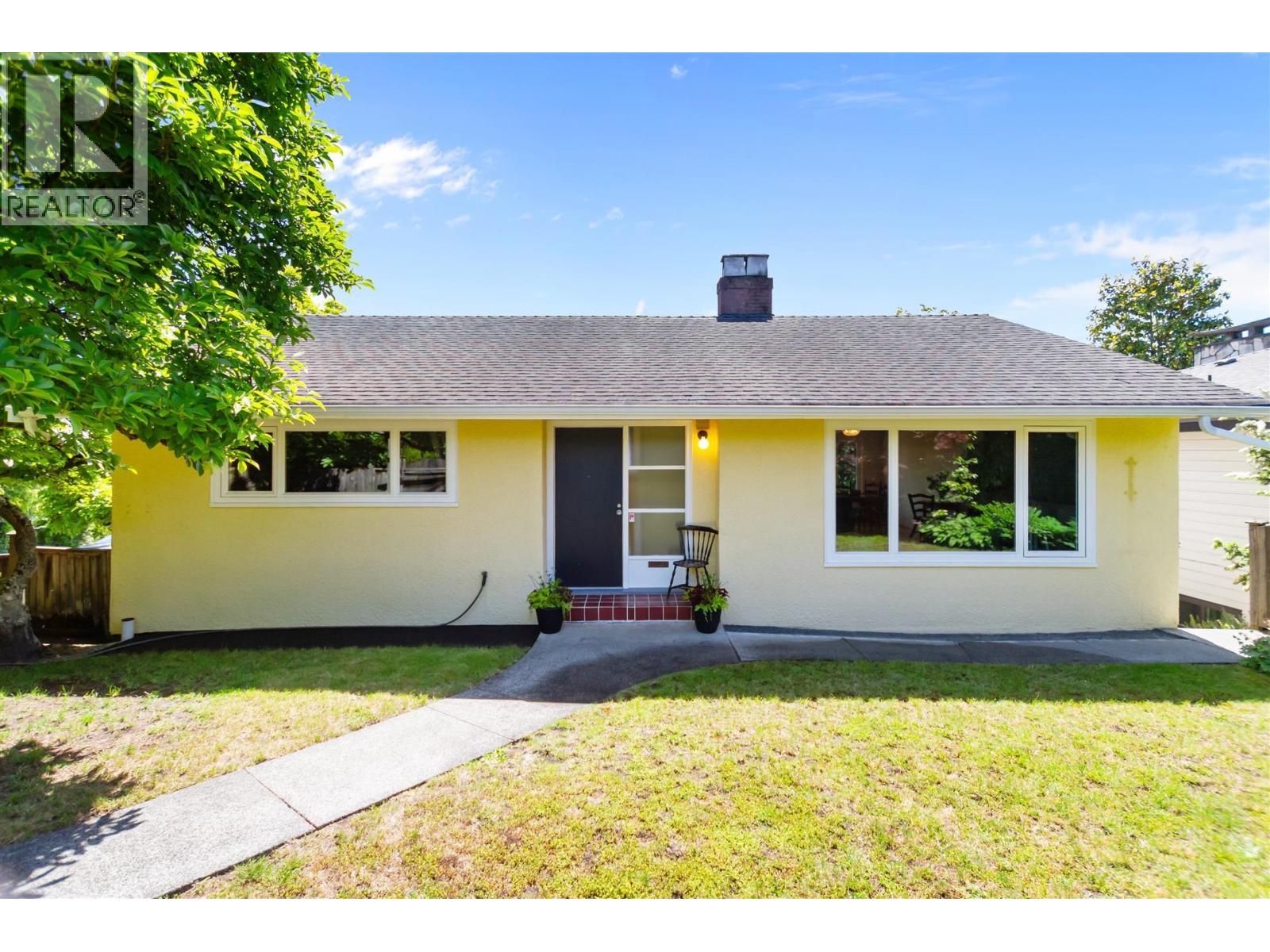 144 E EIGHTH AVENUE|New Westminster, British Columbia V3L4J7