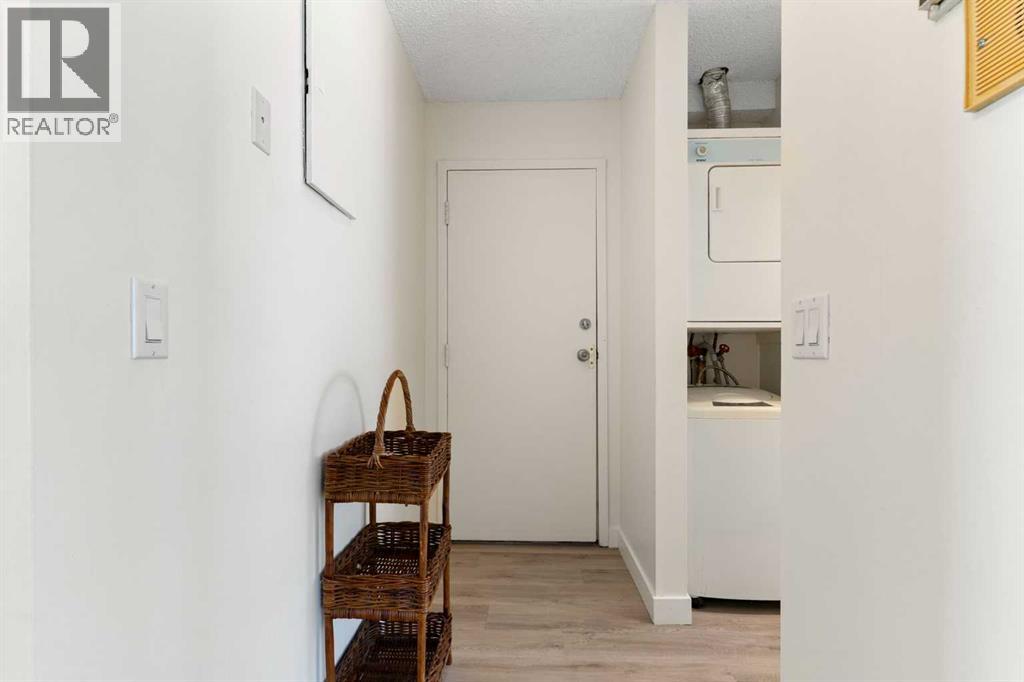 Apartment for Sale in 21, 2414 14A Street SW|Calgary, Alberta T2T5X3 2
