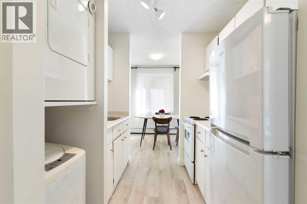 Apartment for Sale in 21, 2414 14A Street SW|Calgary, Alberta T2T5X3 4