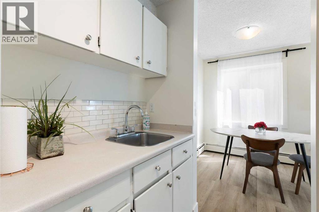 Apartment for Sale in 21, 2414 14A Street SW|Calgary, Alberta T2T5X3 5
