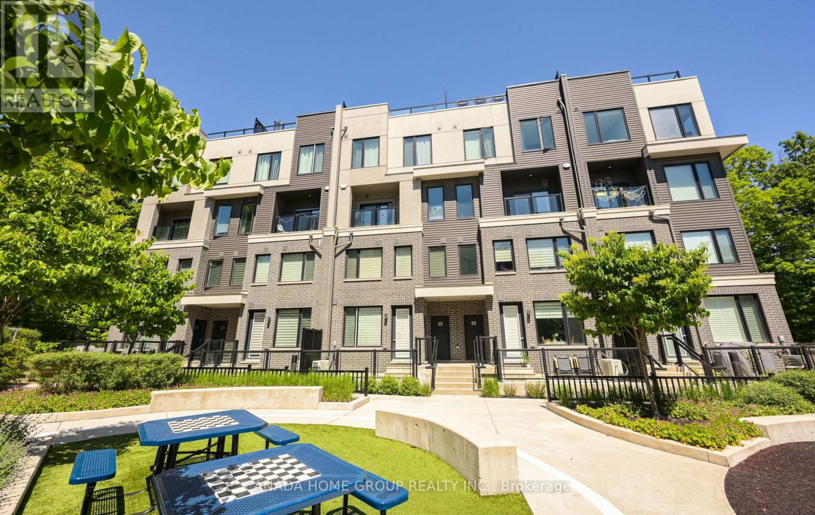 Row / Townhouse for Sale in 12 - 3492 WIDDICOMBE WAY|Mississauga (Erin Mills), Ontario L5L0B8 2