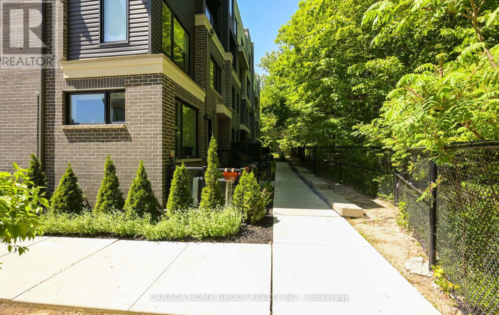 Row / Townhouse for Sale in 12 - 3492 WIDDICOMBE WAY|Mississauga (Erin Mills), Ontario L5L0B8 3
