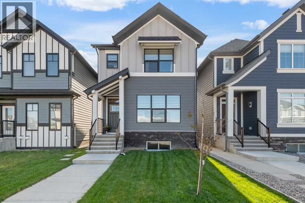House for Sale in 395 Magnolia Drive SE|Calgary, Alberta T3M3M4