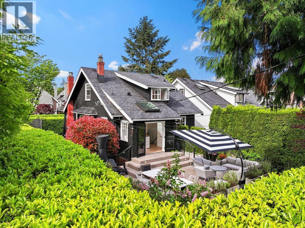 3392 W 8TH AVENUE|Vancouver, British Columbia V6R1Y4