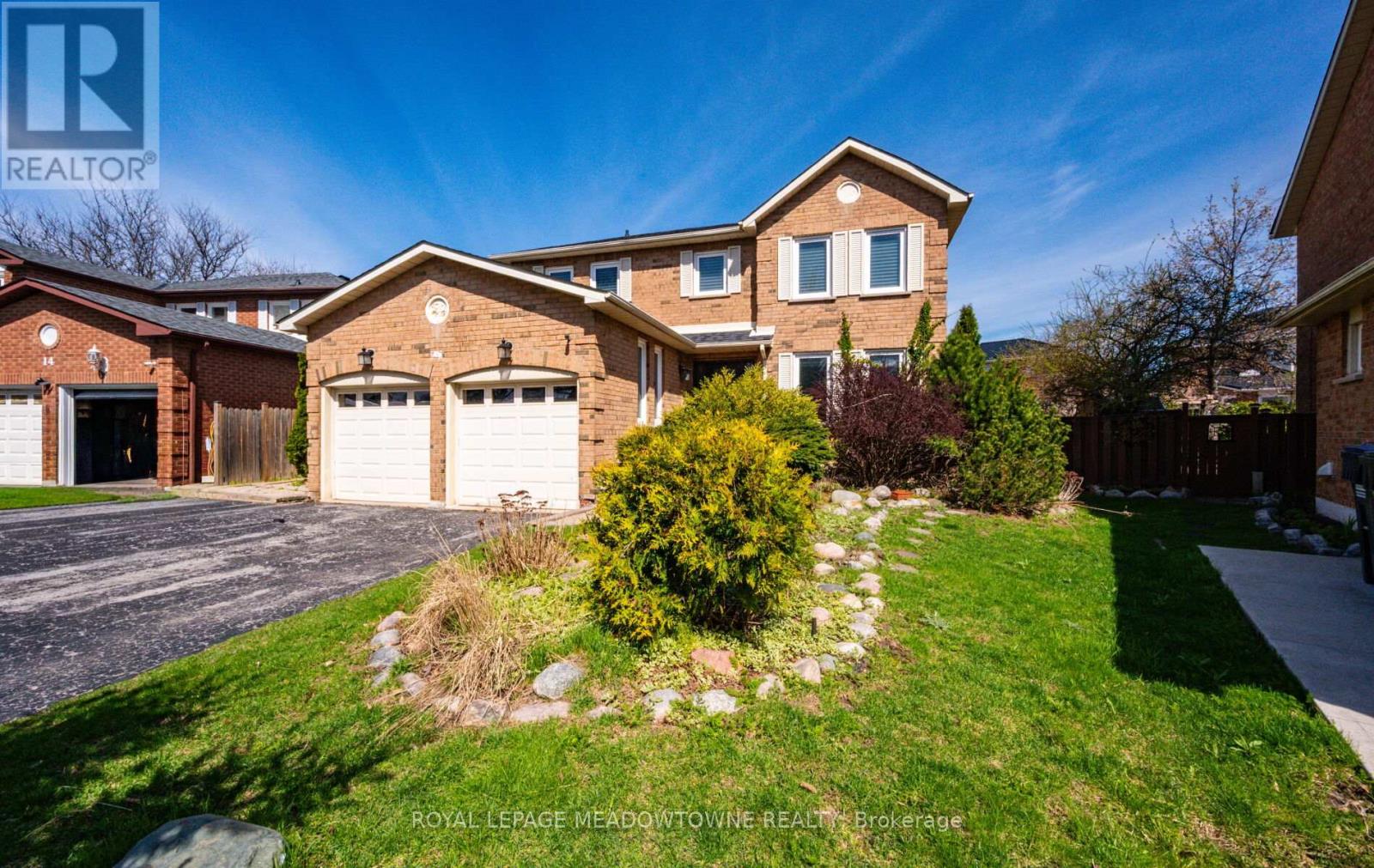 16 COX CRESCENT, Brampton (Northwood Park), Ontario L6X3H1