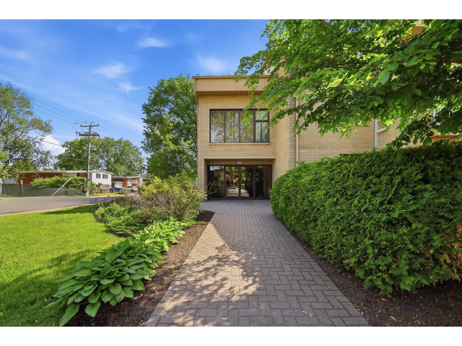1838 Av. Victoria, #102, Longueuil (Greenfield Park), Quebec J4V1M5
