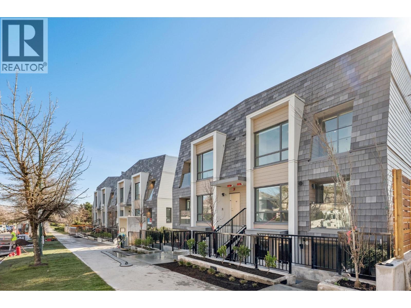 104 378 W 45TH AVENUE|Vancouver, British Columbia V5Y0P6