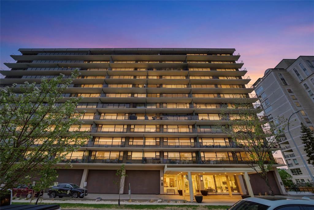 809 99 Wellington Crescent
