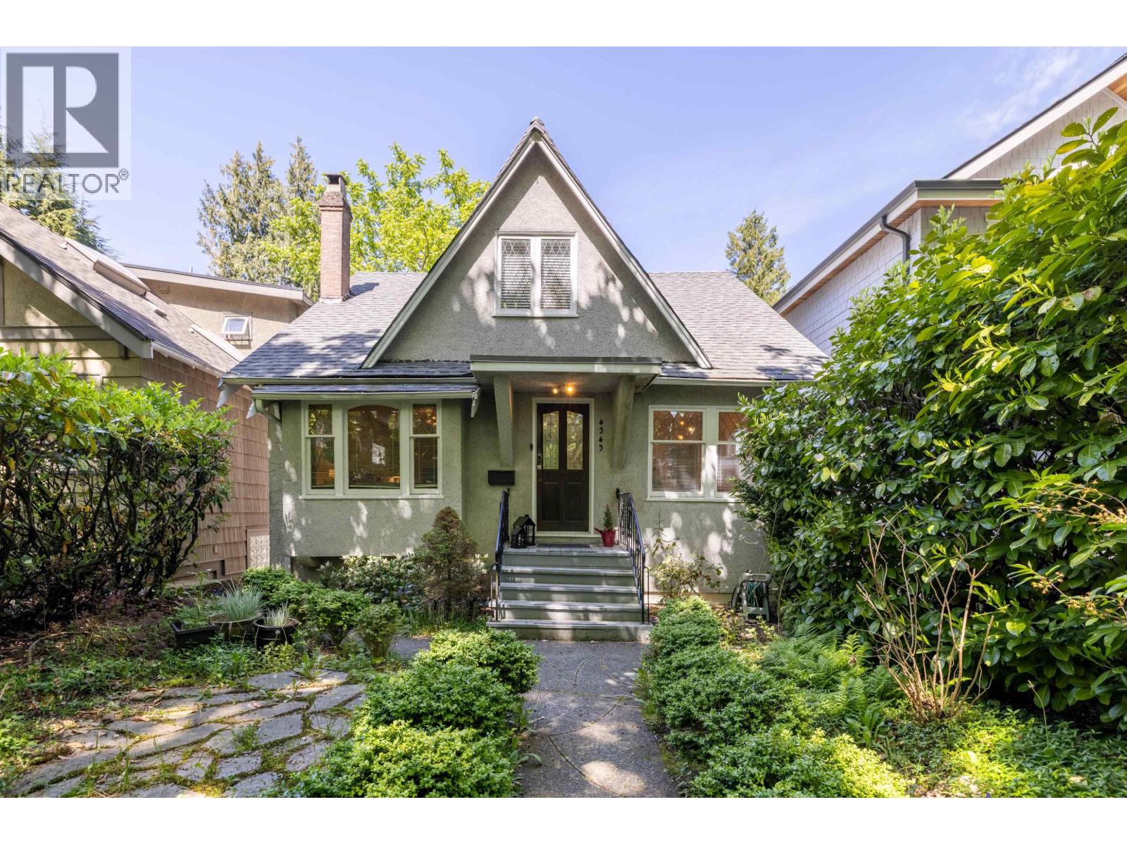 4343 11TH AVENUE|Vancouver, British Columbia V6R2L9
