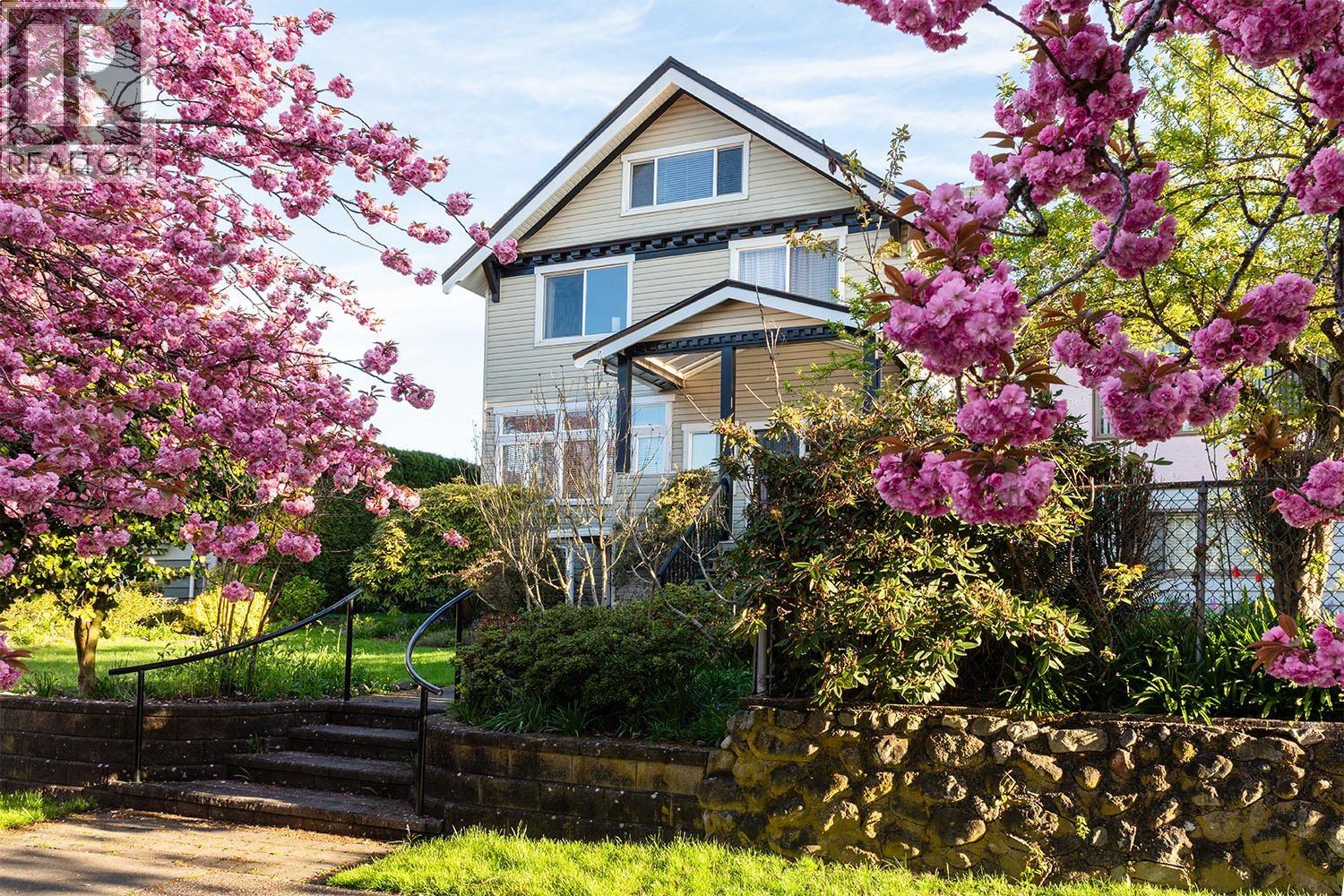 111 E 61ST AVENUE|Vancouver, British Columbia V5X2B3
