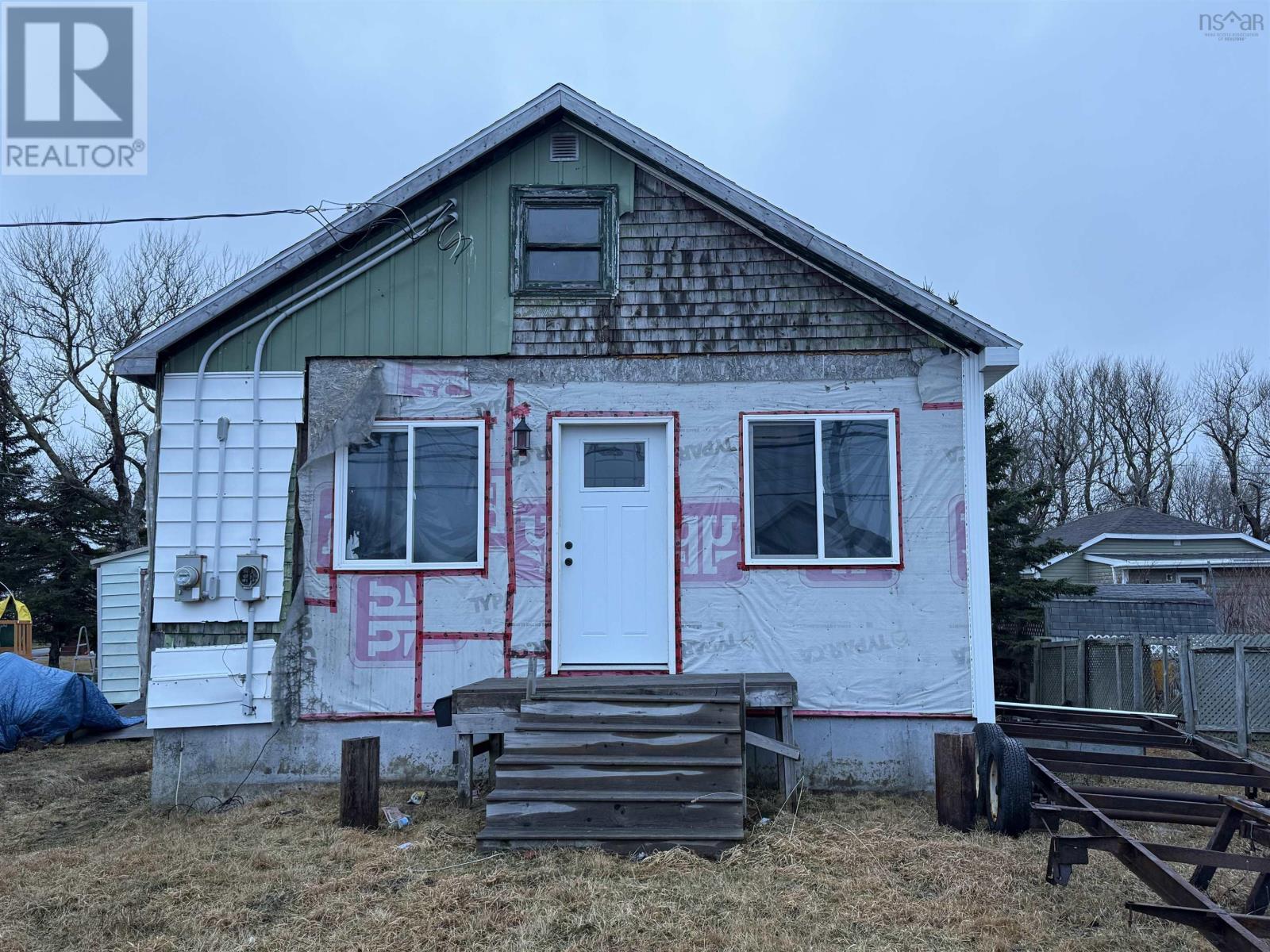 3792 Ellsworth Avenue, New Waterford, Nova Scotia B1H2J2